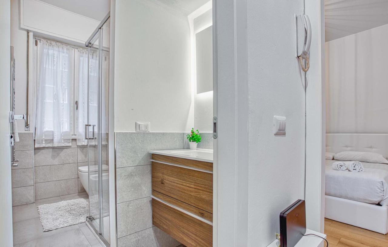 Ferienwohnung Joivy Warm And Inviting Flat With Balcony Mailand Exterior foto