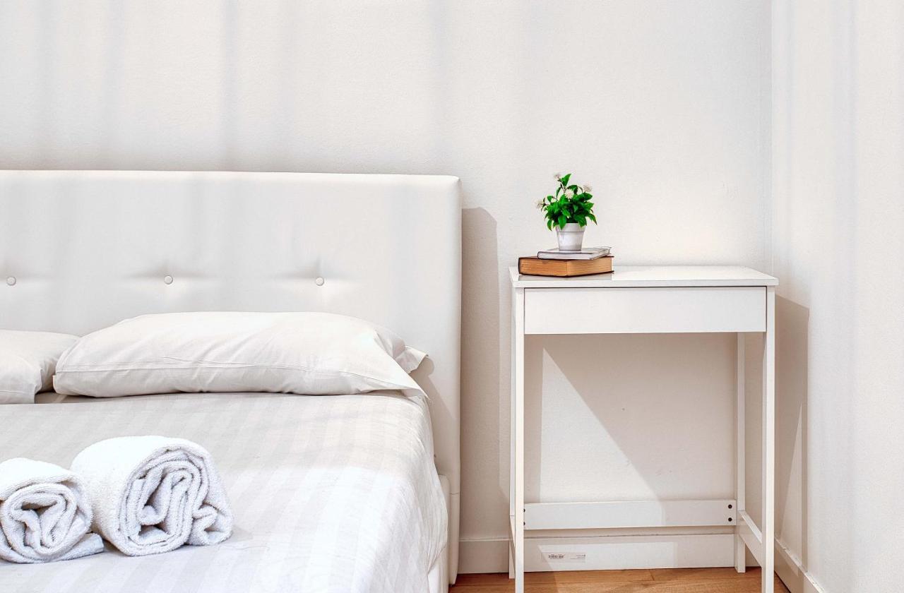 Ferienwohnung Joivy Warm And Inviting Flat With Balcony Mailand Exterior foto