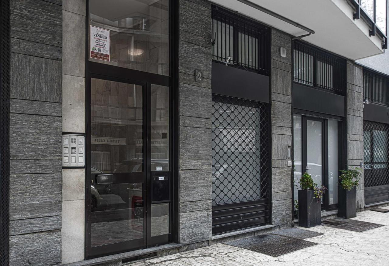 Ferienwohnung Joivy Warm And Inviting Flat With Balcony Mailand Exterior foto