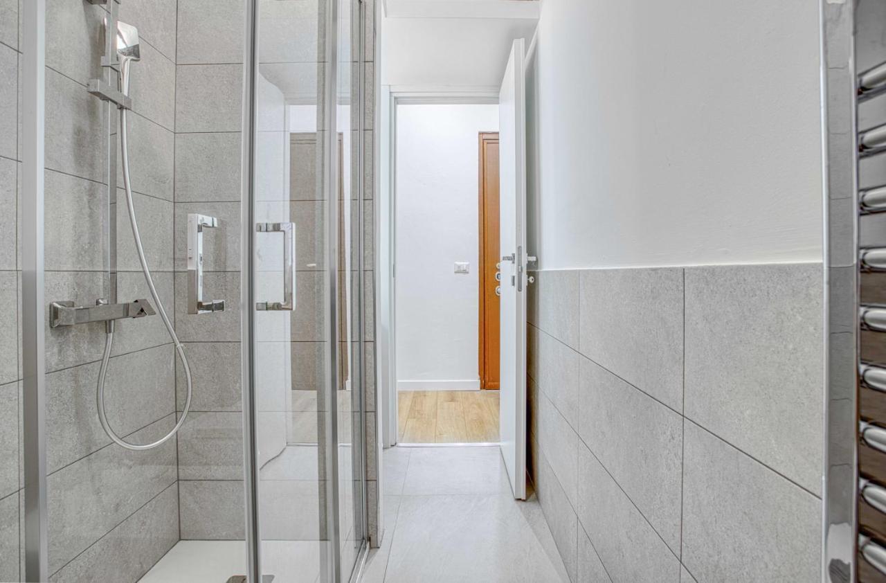 Ferienwohnung Joivy Warm And Inviting Flat With Balcony Mailand Exterior foto