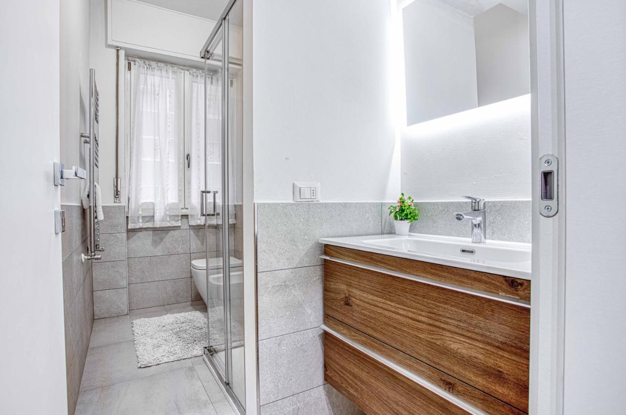 Ferienwohnung Joivy Warm And Inviting Flat With Balcony Mailand Exterior foto